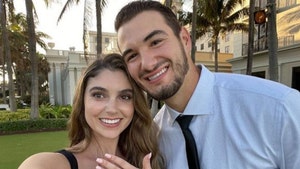 Chicago Bears QB Mitch Trubisky Engaged to Pilates Instructor GF, Huge Ring!
