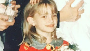 0819-brianne-howey-cute-kids-primary_720