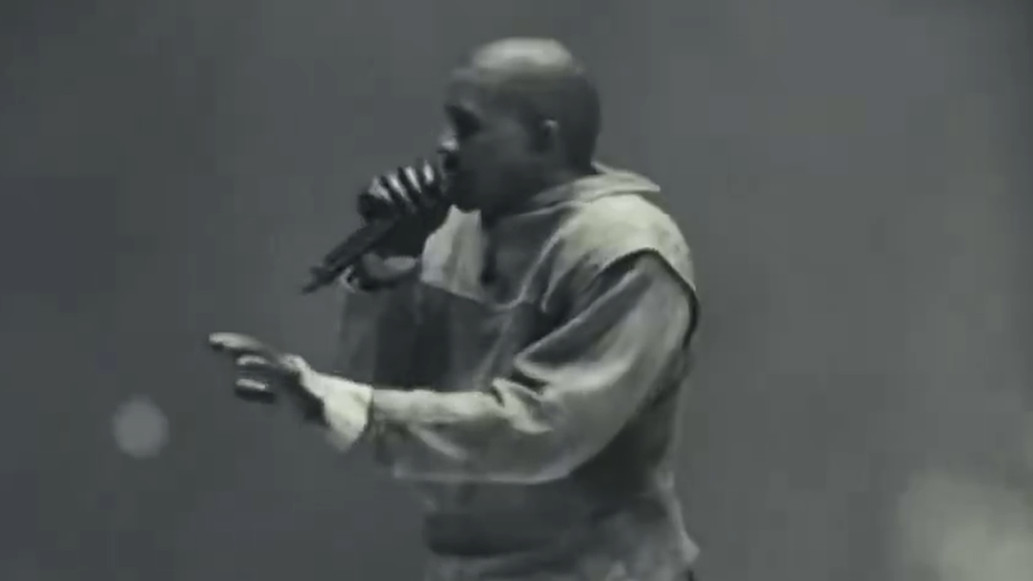 Kanye West Gets Pissed Over Stage Lights While Performing At L.A. Concert