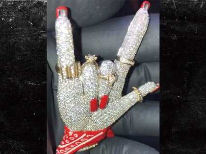 072617_offset_cardi_b_primary