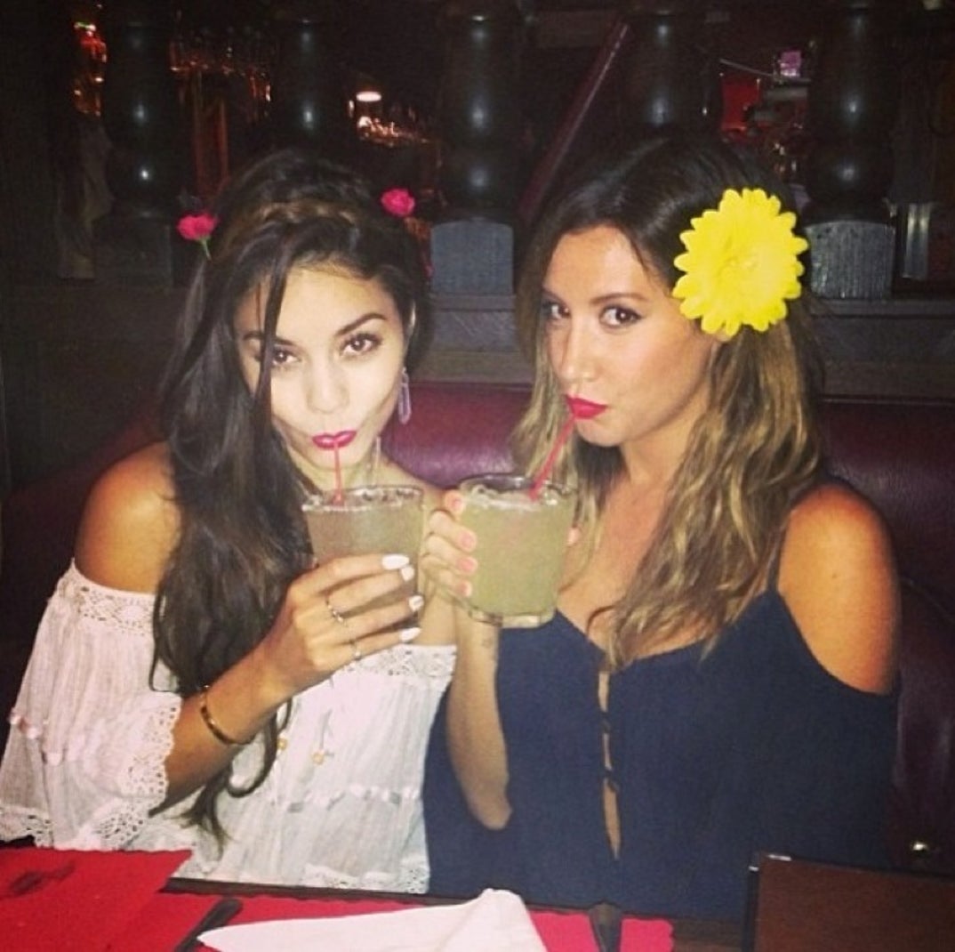 Vanessa Hudgens & Ashley Tisdale