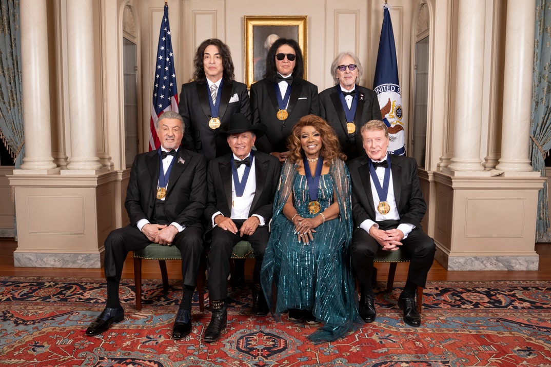 Paul Stanley, Gene Simmons, Peter Criss, Sylvester Stallone, George Strait, Gloria Gaynor, Michael Crawford