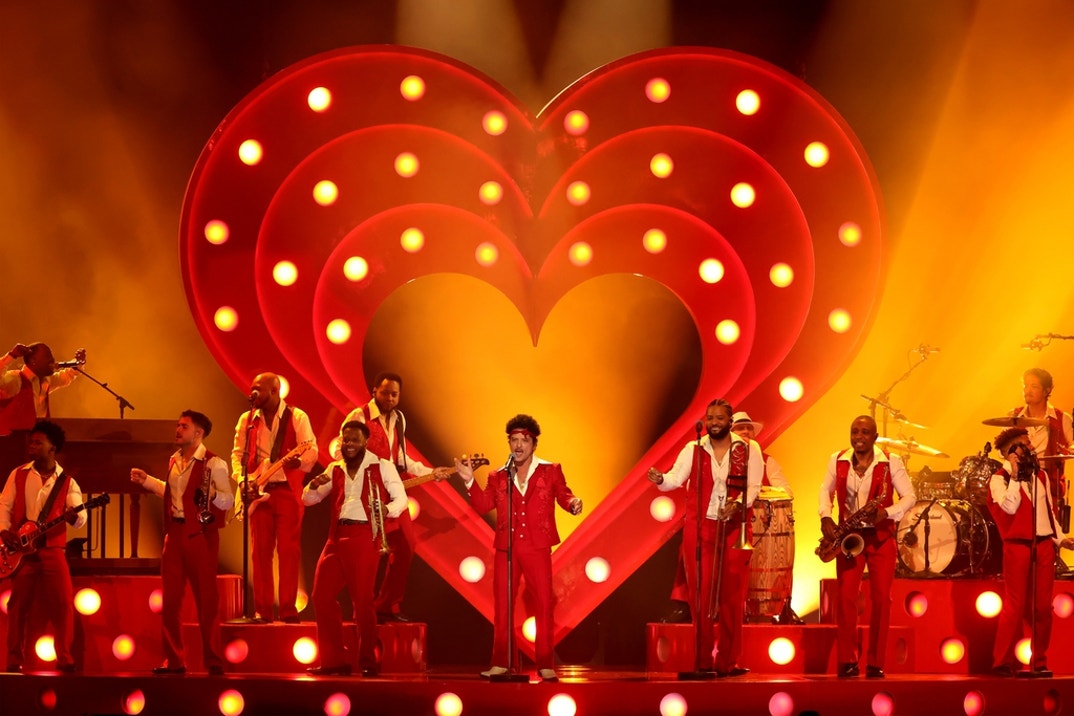 Grammys The Biggest Stars, Performances & Moments 4