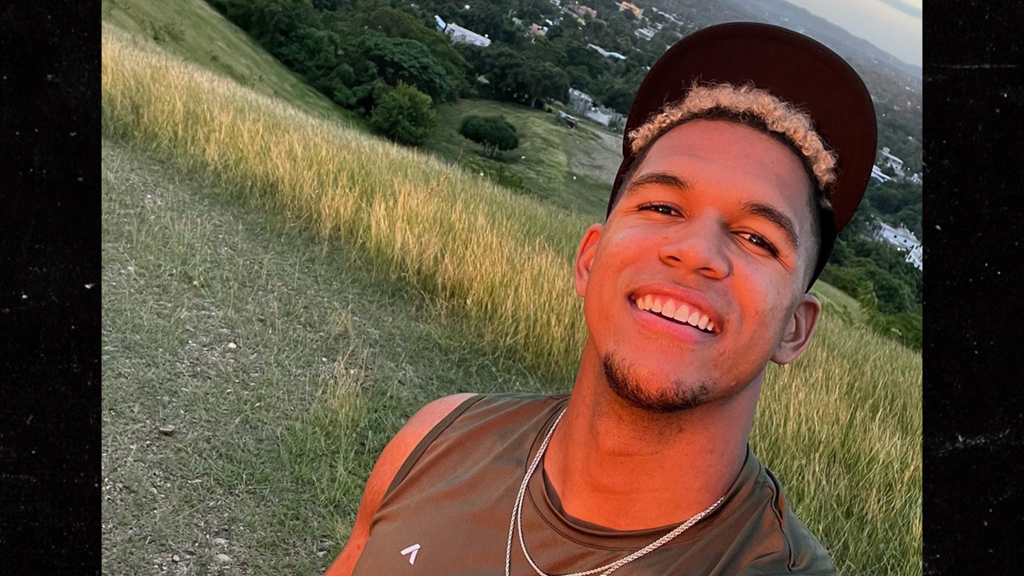 Chicago White Sox Prospect Anderson Comás Comes Out as Gay