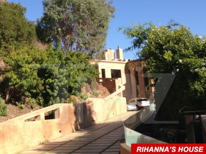 1001-Rihanna-tmz-house