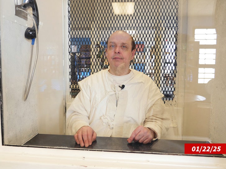 Robert Roberson sub getty swipe