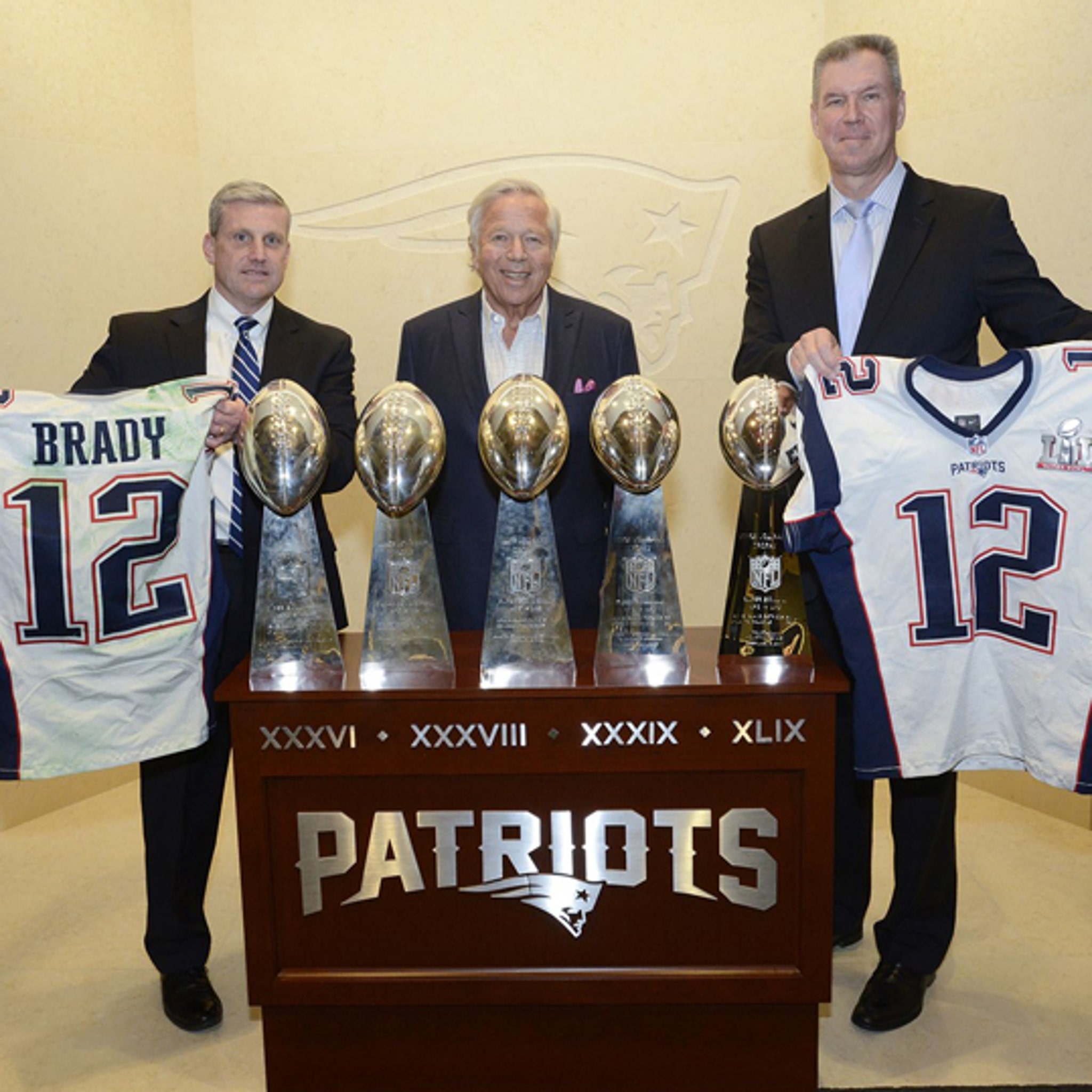 Tom Brady Jerseys Returned to Robert Kraft By FBI