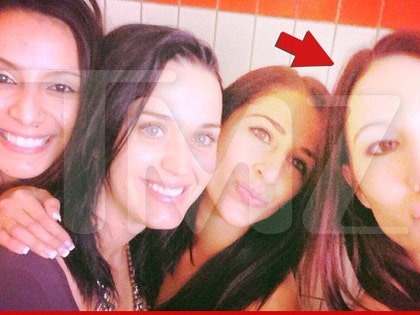 0314-Katy-Perry-Strippers-Sub-01