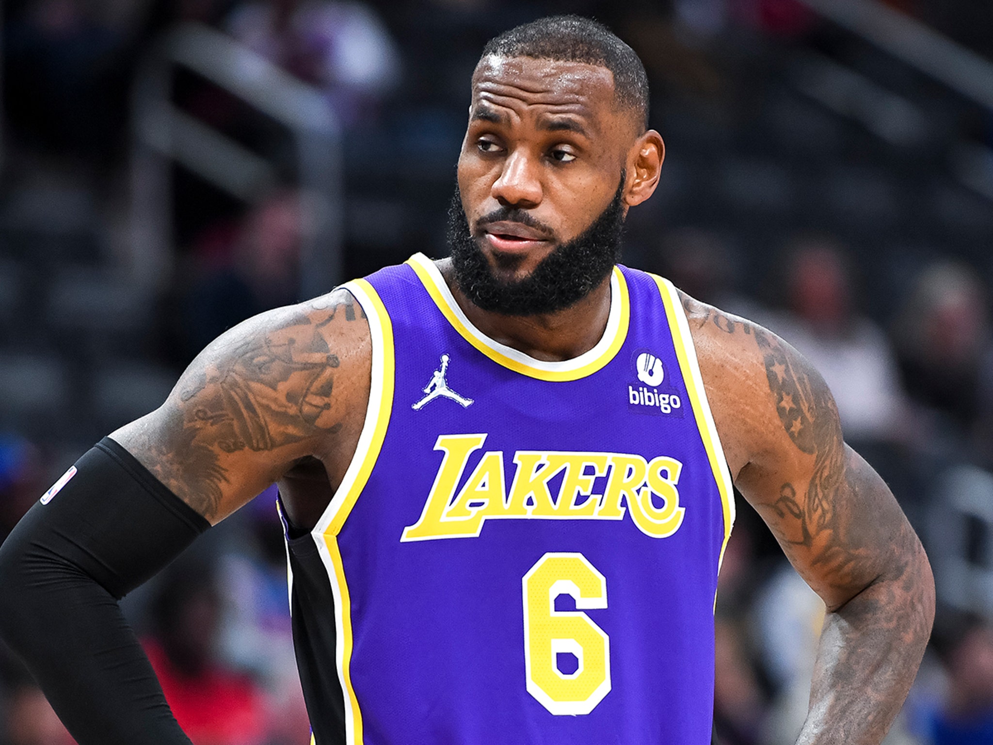 Hours After Emotional Message, “Lying” LeBron James Comes Clean on NBA  Legend's News, Leaving Room in Fits