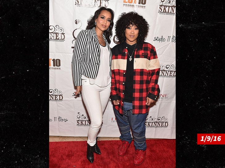 Yikes! #lisaraye found out sister #dabrat was pregnant when we did