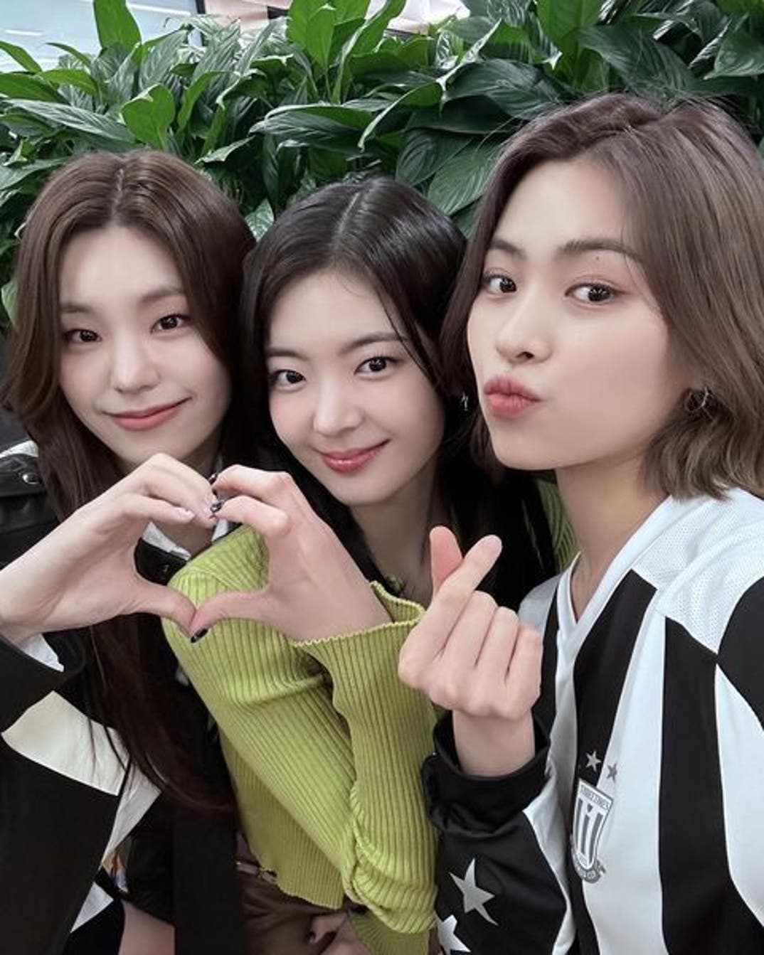 Yeji, Lia, and Ryujin