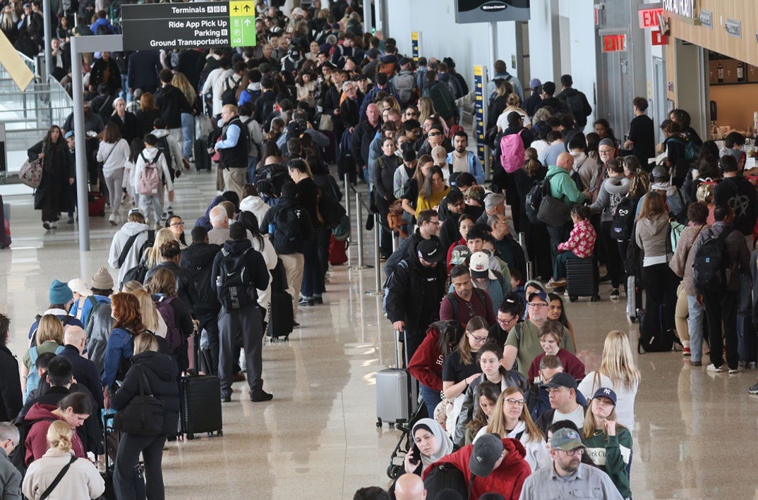 Long Lines At TSA 5