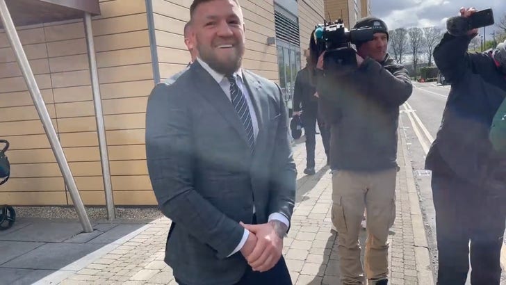 Conor McGregor, Tehlikeli Sürüş Suçları İddiasıyla Dublin Mahkemesine Çıktı