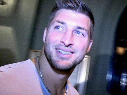 0809-tim-tebow-TMZ-03