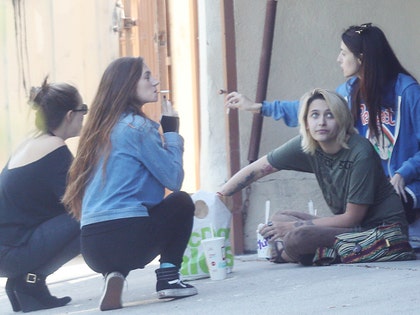 0404-paris-jackson-mega-01