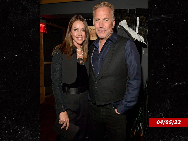 Kevin Costner Christine Baumgartner