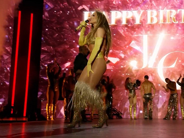 Jennifer-Lopez-2-07-27-2025