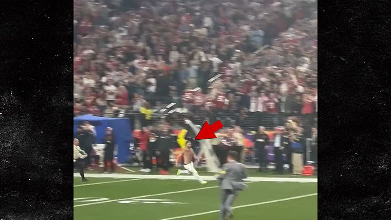 Streaker Runs On The Field Super Bowl LVIII, Tackled Seconds Later