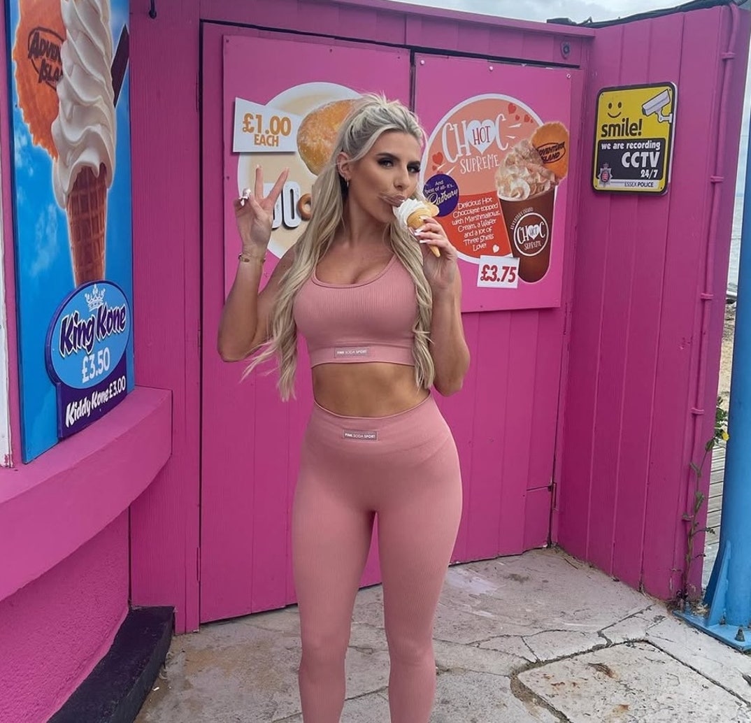 Chloe Burrows