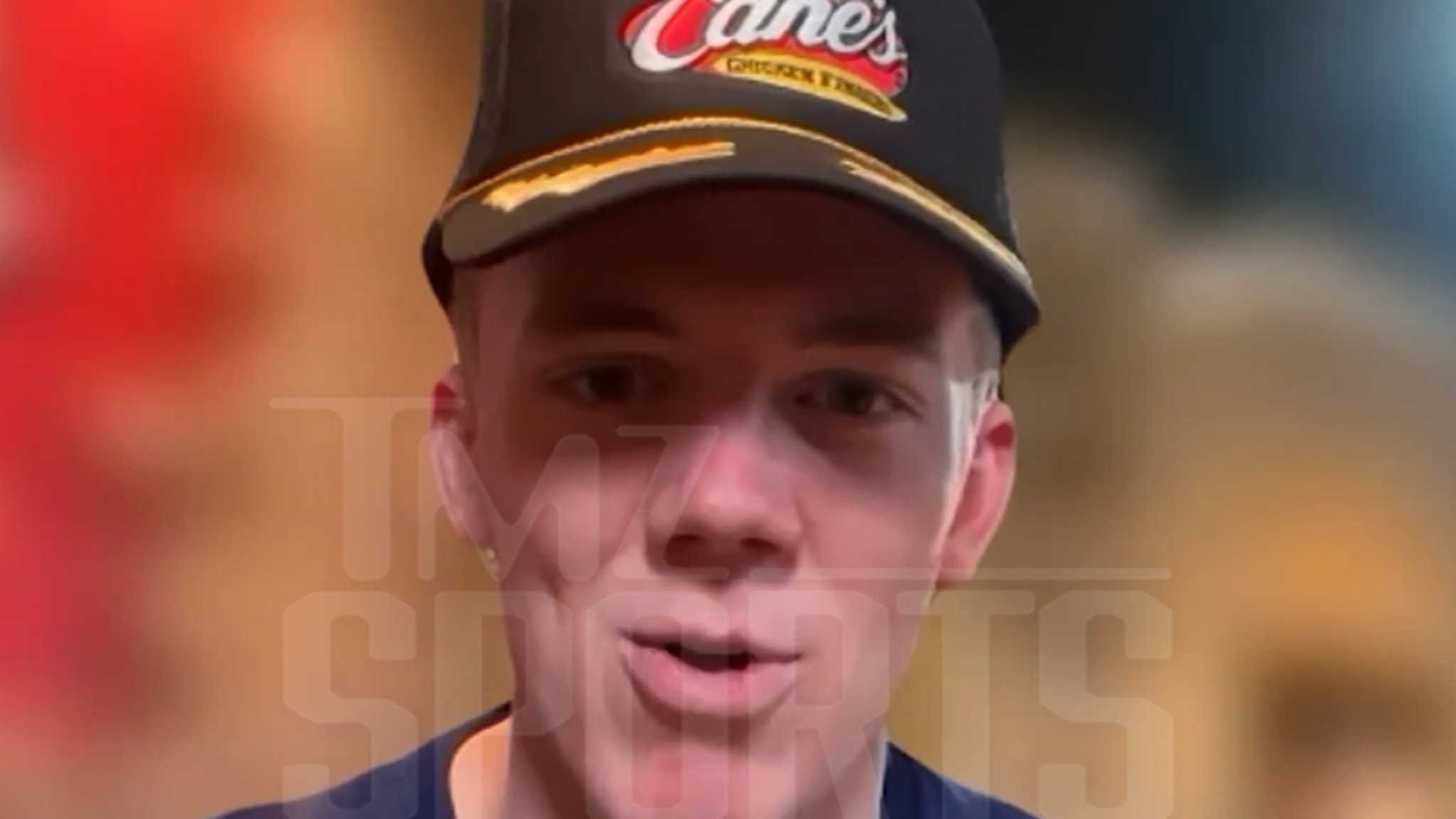 Charlie May van UM onderzoekt coaching nadat hij het kampioenschap heeft gewonnen met vader Dusty