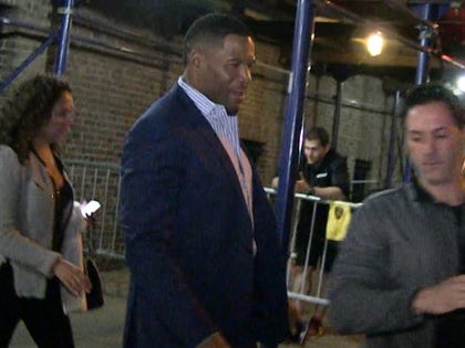 042616_michael_strahan_primary