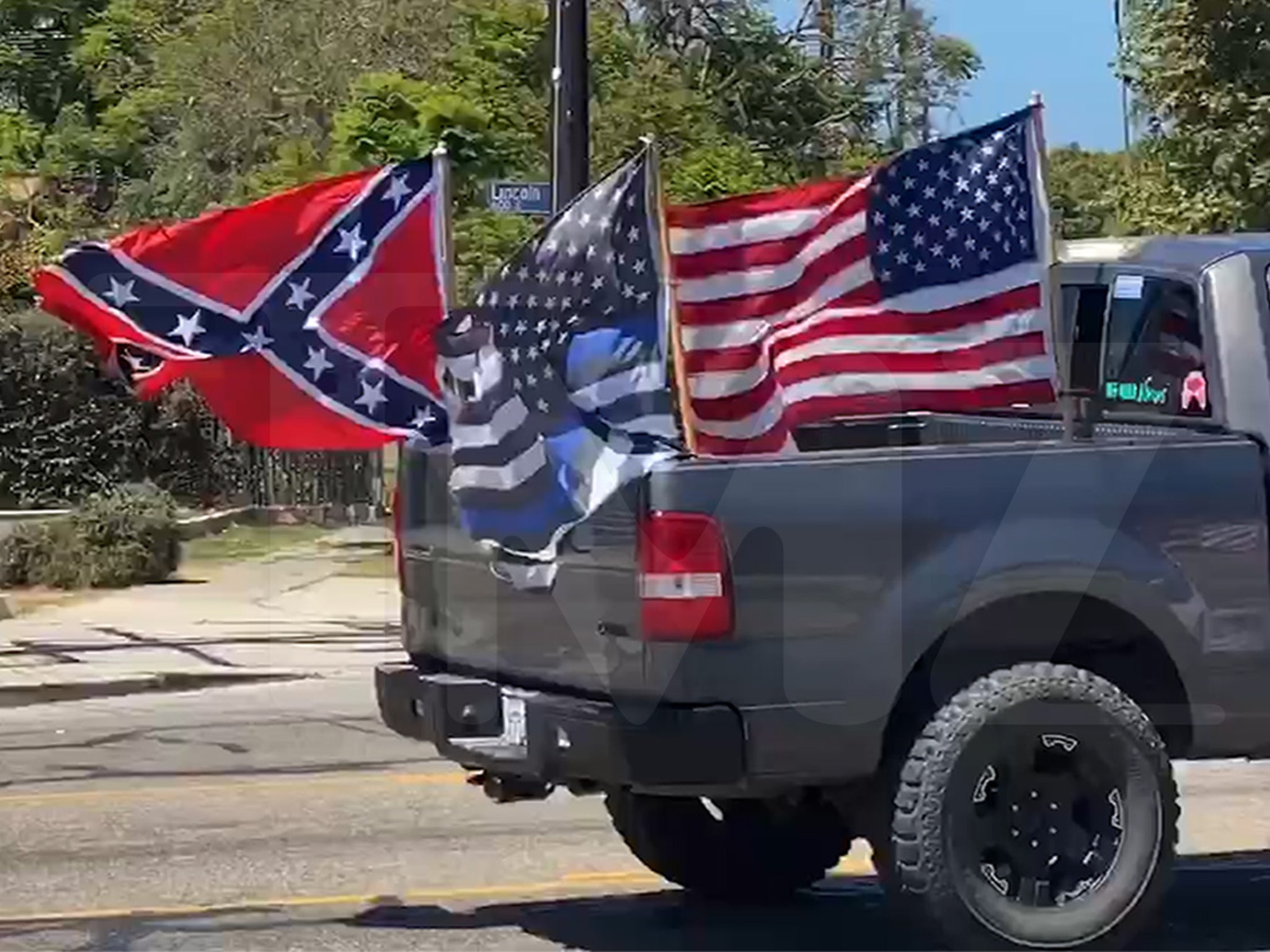 flag truck
