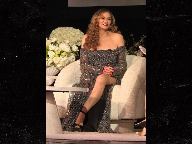 Tina-Knowles Shutterstock-2