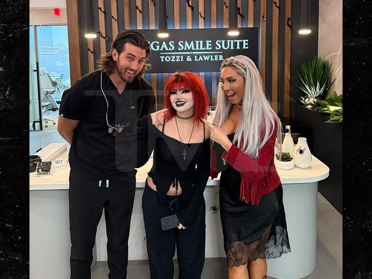 sophia abraham farrah abraham fangs handout wm 2