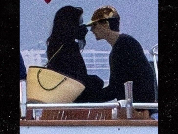 0126-kylie-jenner-timothy-chalamet-cabo-vacay-sub1