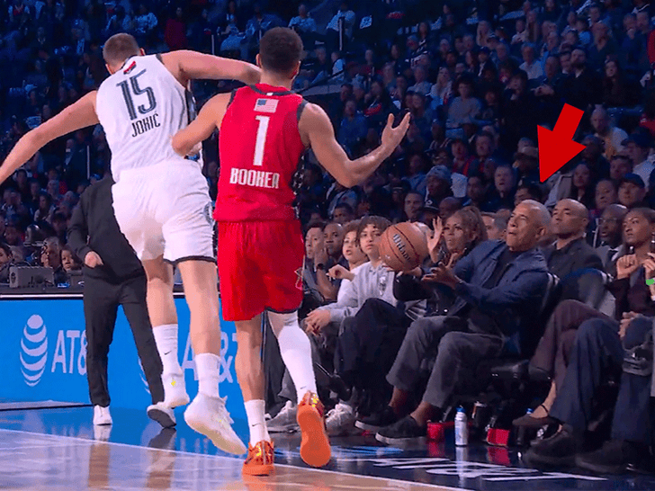 021526_barack_obama_catch_primary