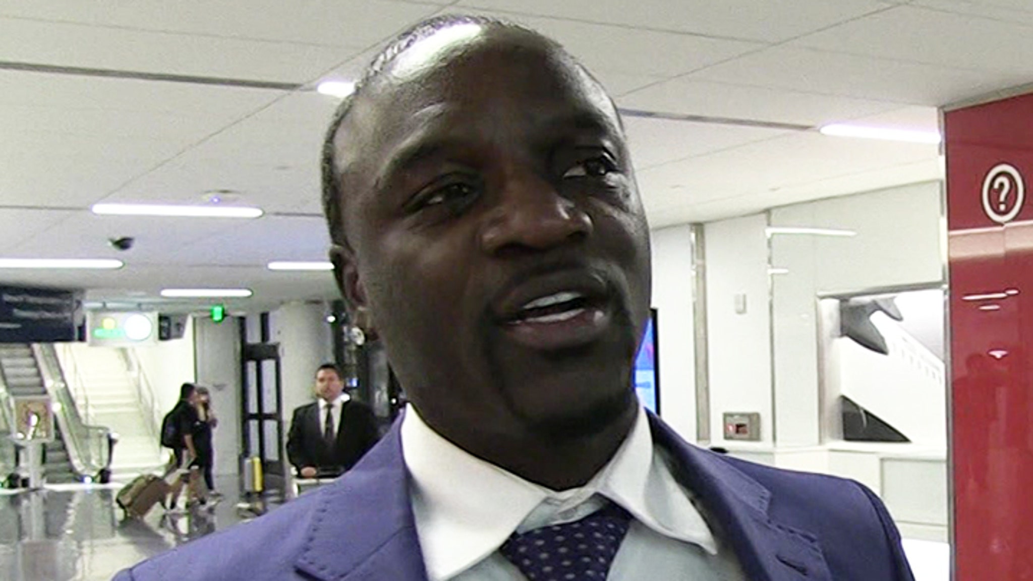 Akon broni Kanye Westa po komentarzach Hitlera