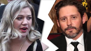 Kelly Clarkson Files for Divorce After Almost 7 Years of Marriage