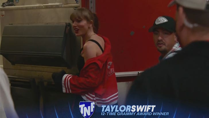 Taylor Swift Attends Travis Kelce's Kansas City Chiefs Game