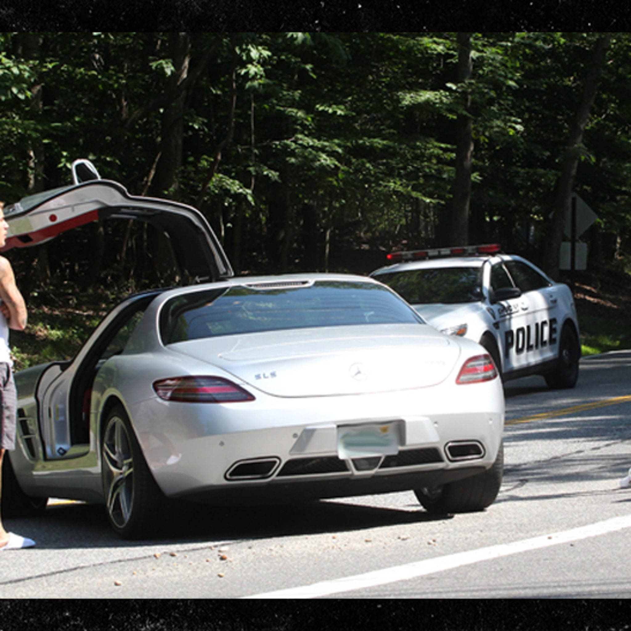 Justin Biebers Car Breaks Down During Hamptons Date With