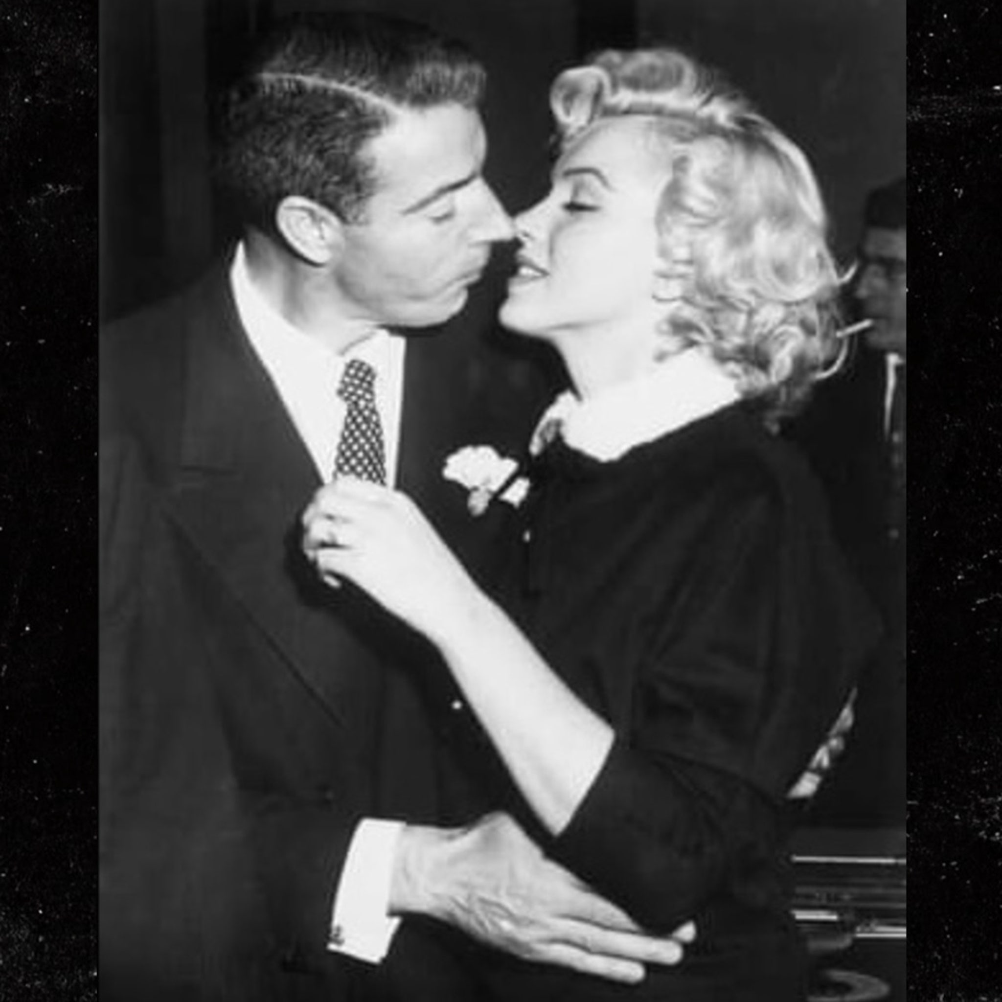Marilyn Monroe's Suit from Joe DiMaggio's Wedding Up for Sale - TMZ (Picture 2)