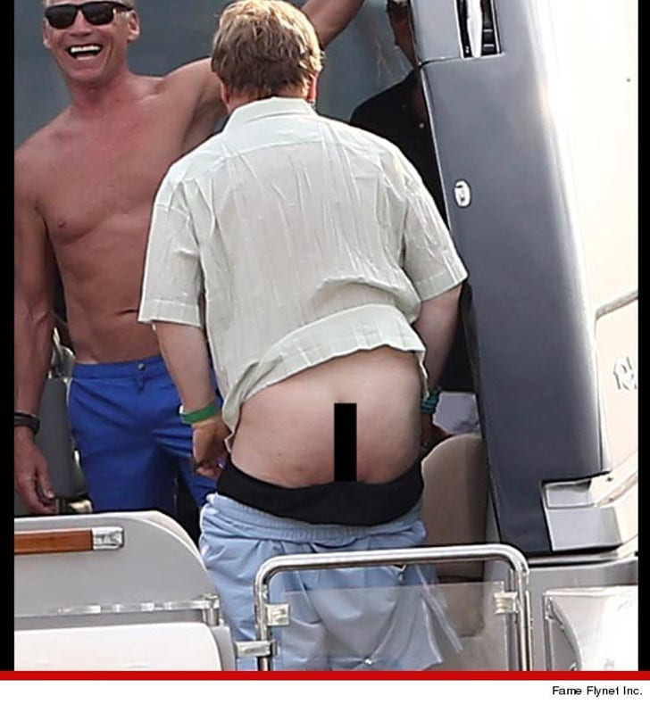 Sir Elton John -- Cracked Out on a Boat :: 0813-elton-john-8