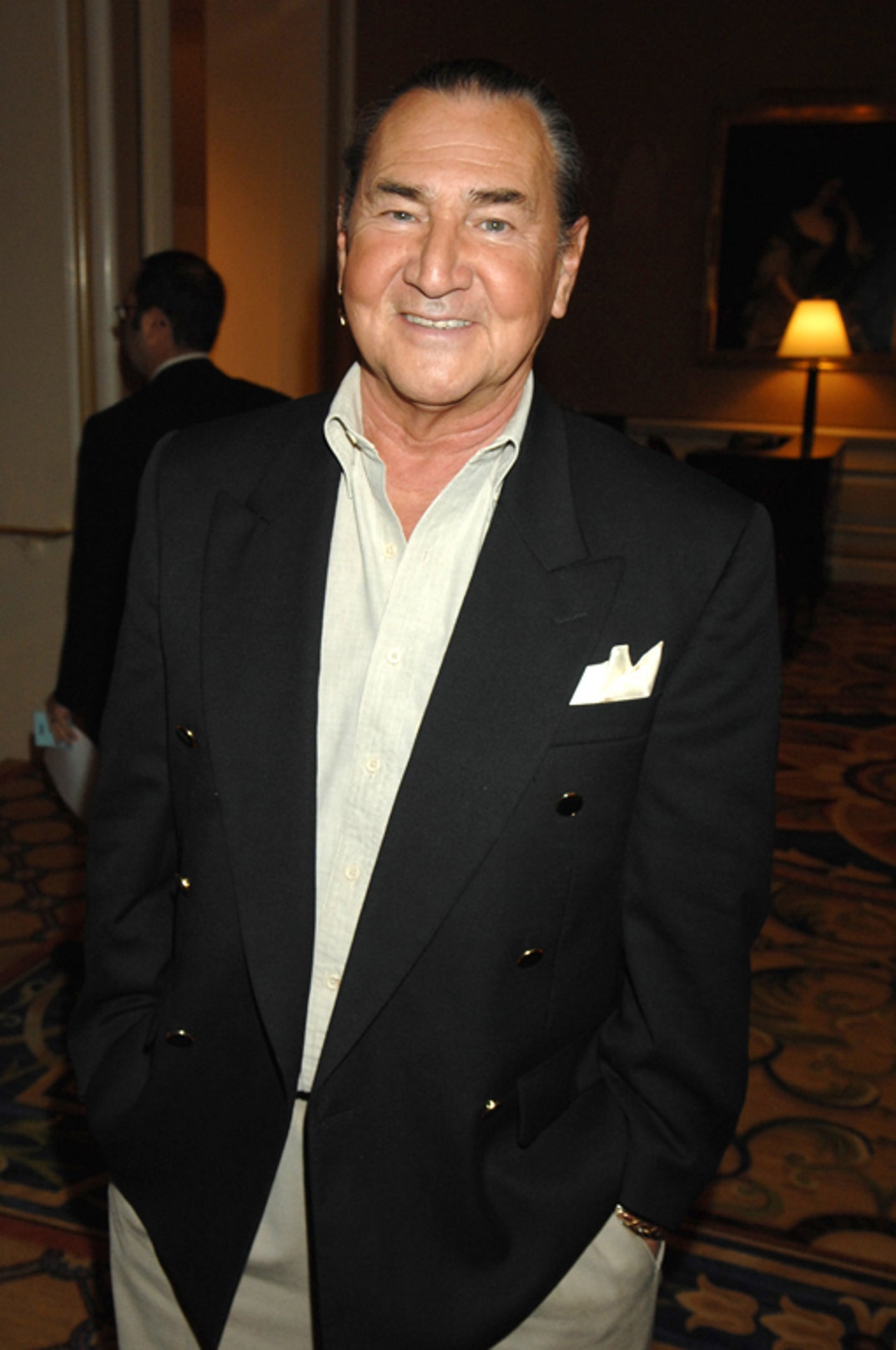 Remembering August Schellenberg, image size:1074x1617