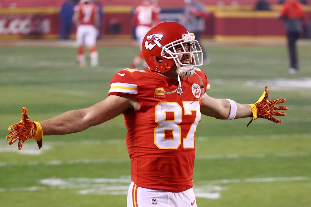 Travis Kelce On The Field 8