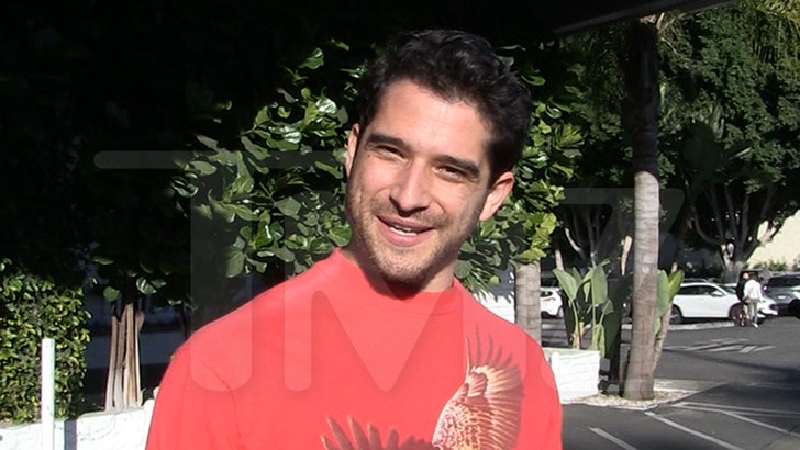 120324_tyler_posey_kal