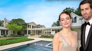 0520-Emma-Stone-and-Dave-McCary-Home-PRIMARY