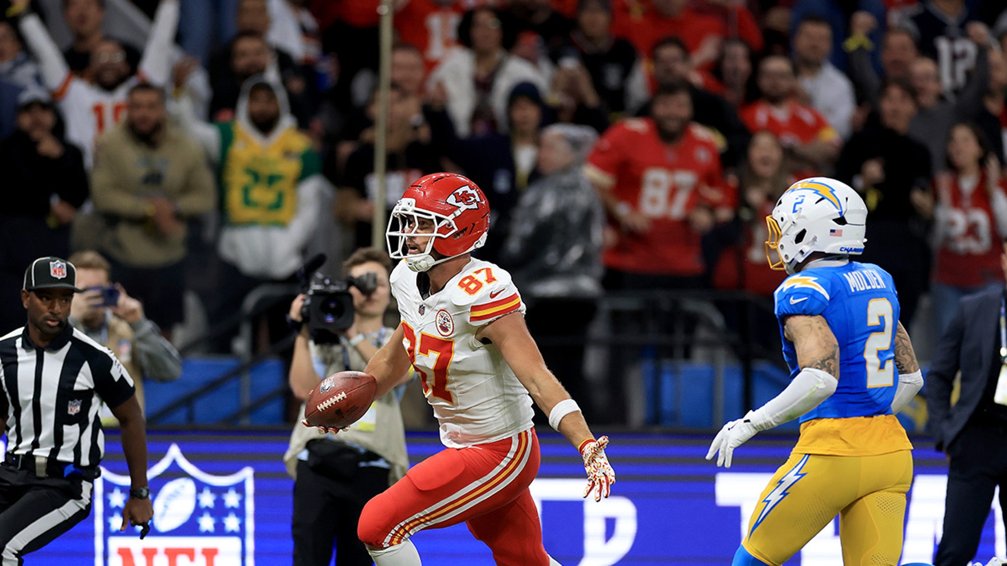 Travis Kelce Brutally Slapped in Face During Chiefs Game
