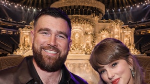 travis kelcce taylor swift stage for wedding 2
