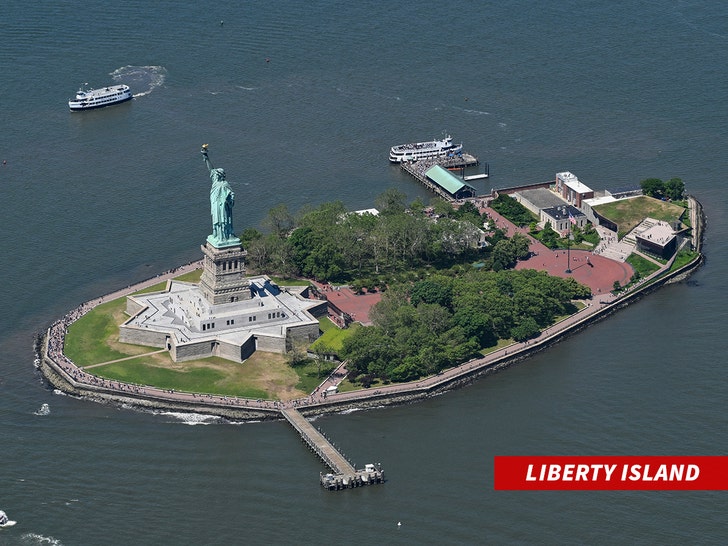 sub-Liberty-Island-getty-1