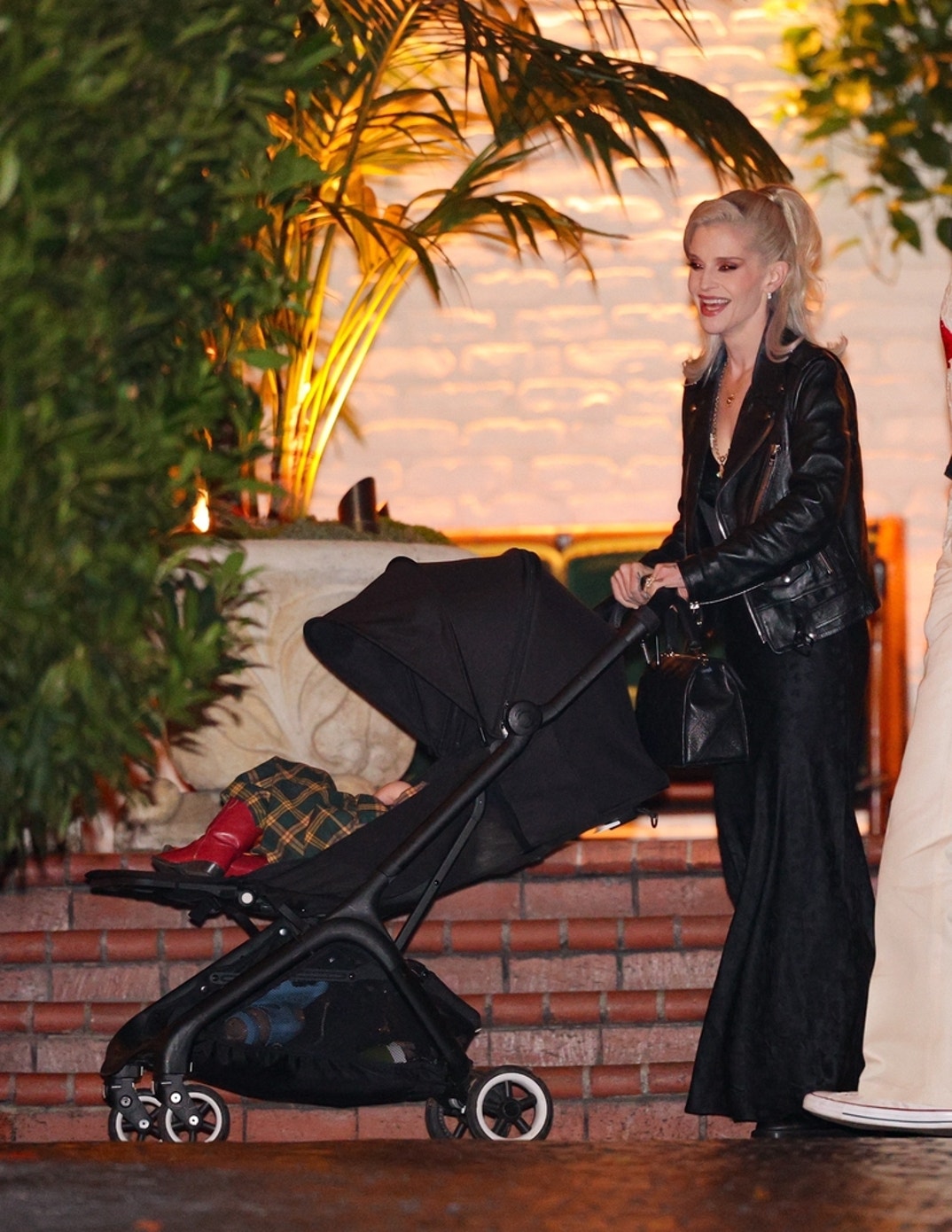 Kelly Jack Sharon Osbourne Celebrate Kelly Osbourne Bday At Chateau Mormont 6