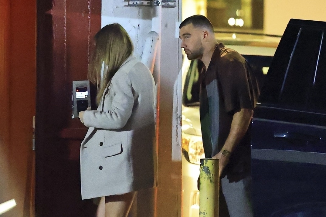 Taylor Swift Travis Kelce Out For Dinner In Beverly Hills 0