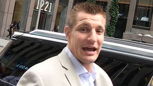 Rob Gronkowski Unretirement Deadline Passes, Officially Out For 2019