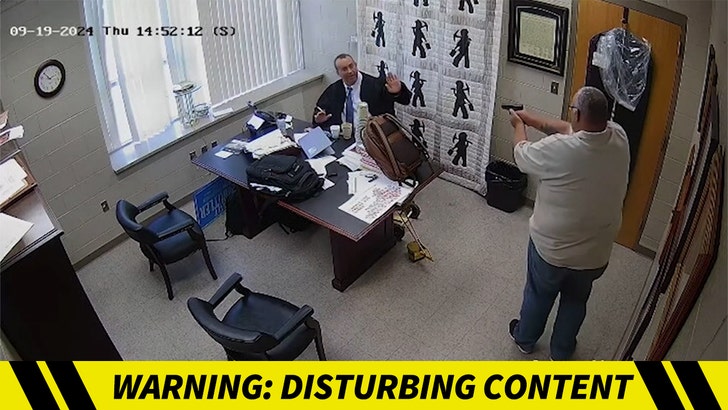 Kentucky Sheriff Appears to Shoot Judge Dead in Courthouse on Video