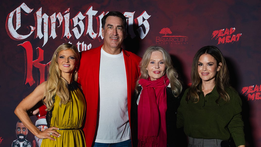 1029-Christmas-At-The-Kringles-Fan-Screening-Event-Celebs-PRIMARY