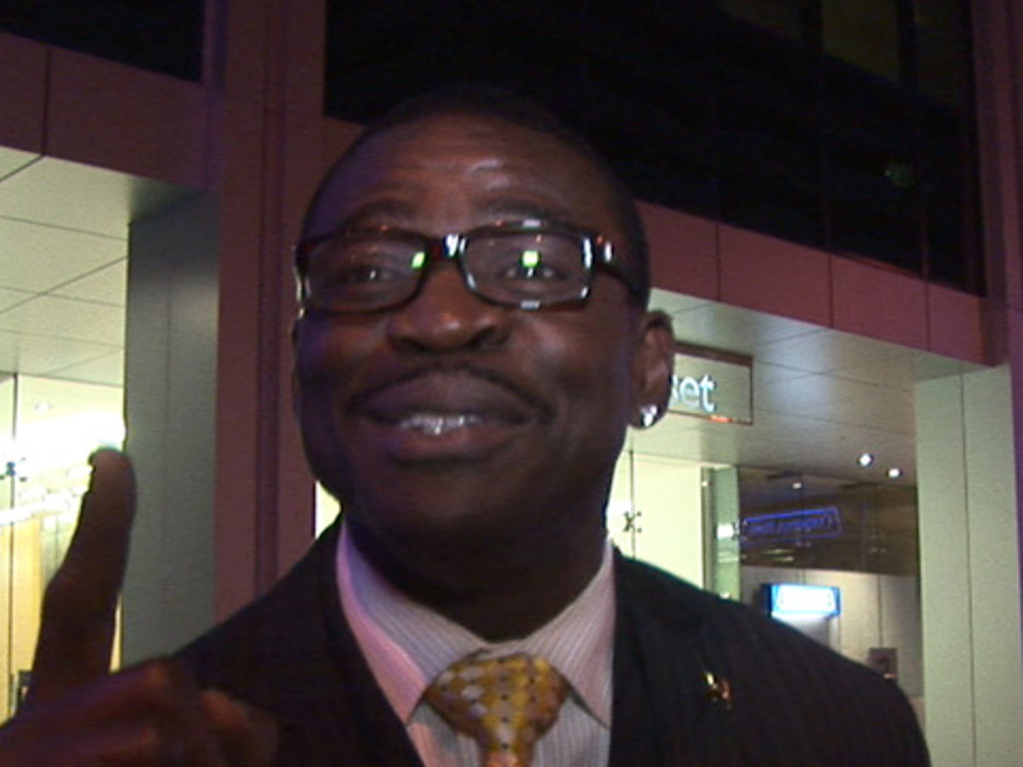 Michael Irvin, in Out magazine cover interview, says pro sports are ready  for an openly gay athlete – New York Daily News