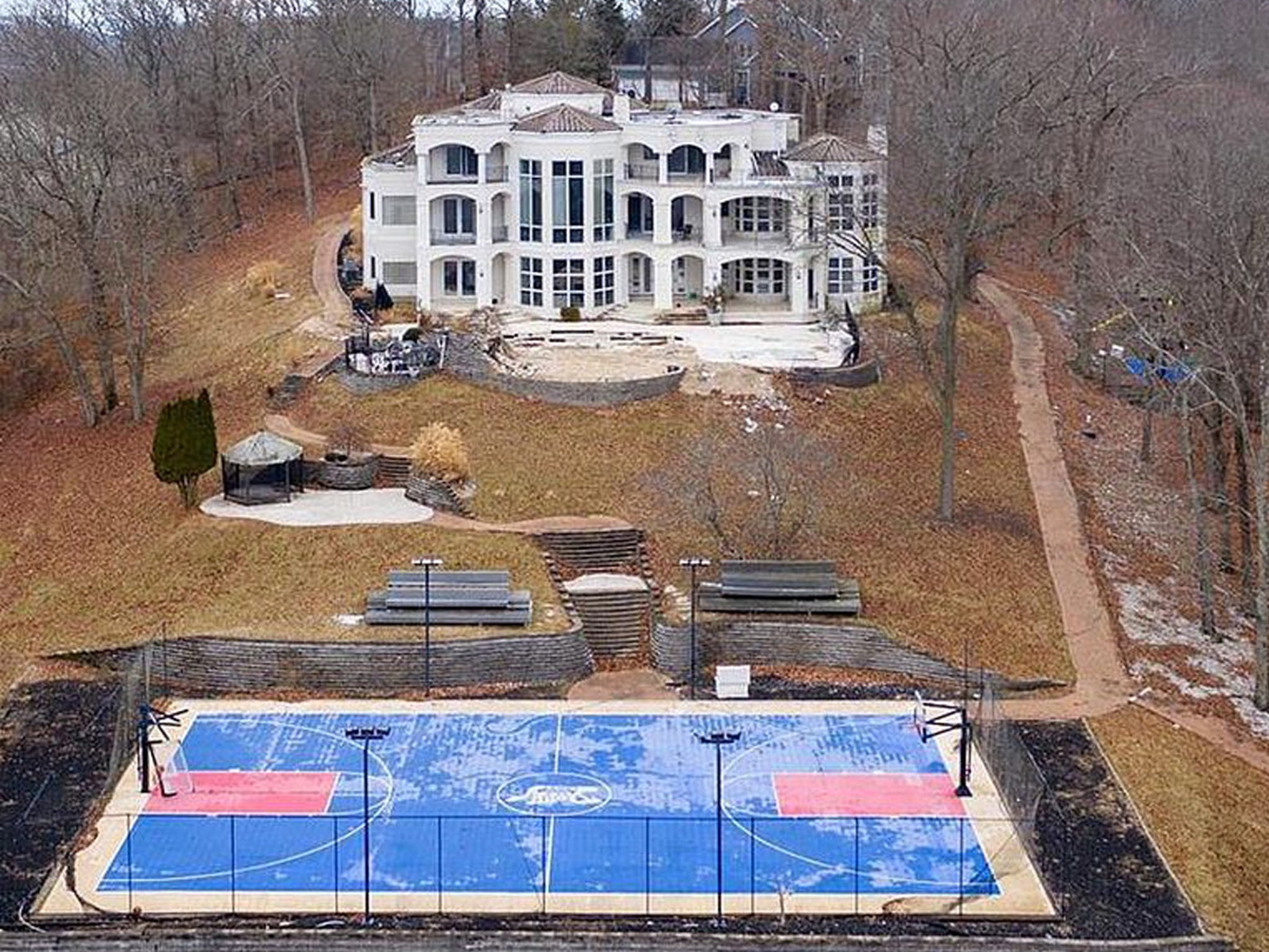 Nelly Unloading Missouri Fixer-Upper Mansion for Only $600k